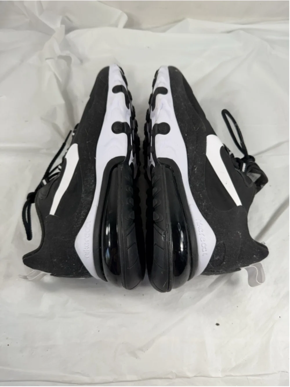 Nike Men's Air Max 270 React Training Shoes Size 7.5 US Black/White AO4971-004